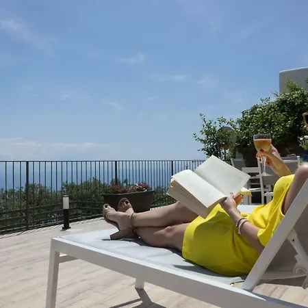 Angiem Holiday House Ravello Exterior photo